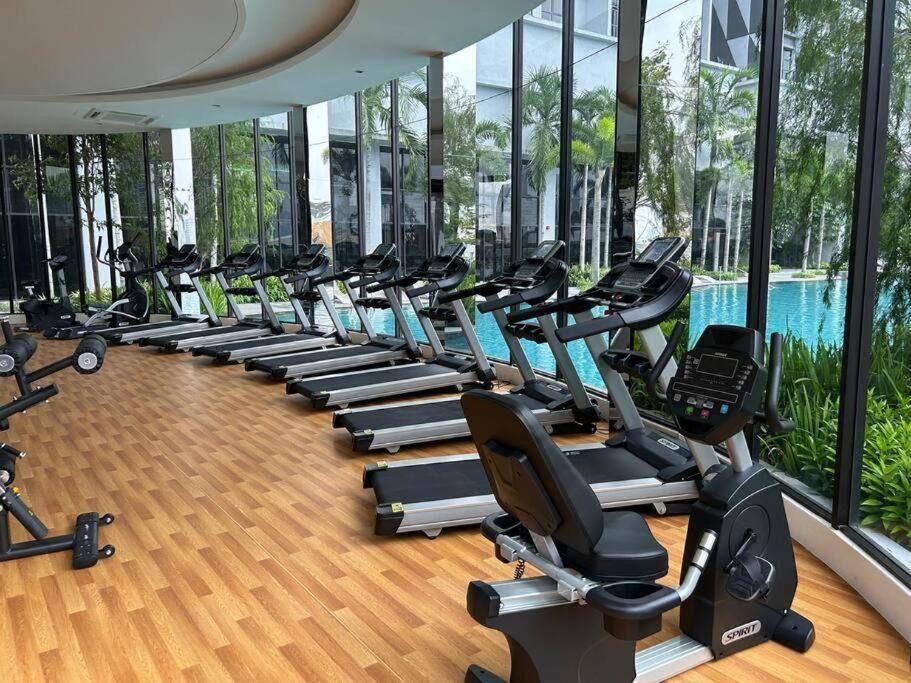 Cozy Service Free Parking Netflix Trion Kl Apartment
